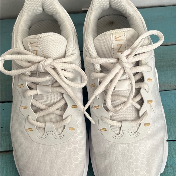 Nike Women's White and Gold Athletic Shoes - Picture 5 of 6